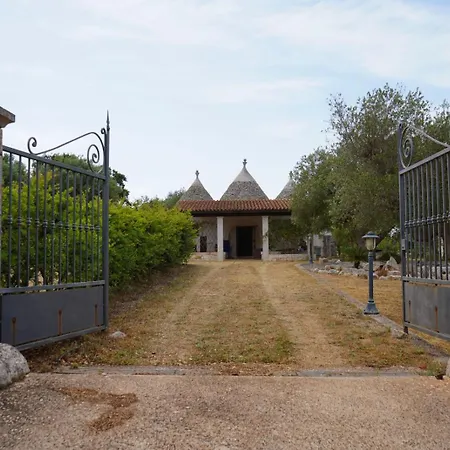 Trulli Ancestrali Villa Putignano