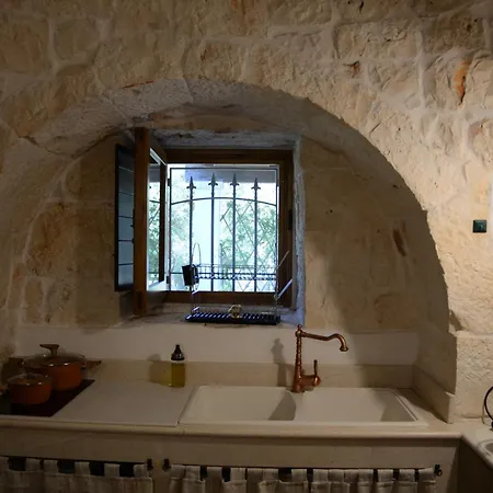 Trulli Ancestrali Villa Putignano